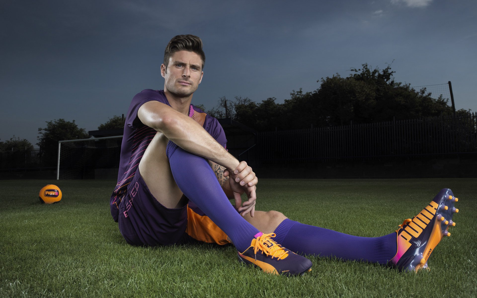 佛罗伦萨不畏强敌,皇家马德里队步履蹒跚,佛罗伦萨足球队球星